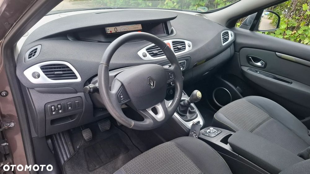 Renault Scenic 1.6 16V 110 Expression - 13