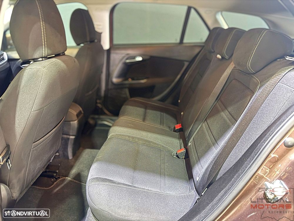 Fiat Tipo Station Wagon 1.3 M-Jet Lounge Tech - 17