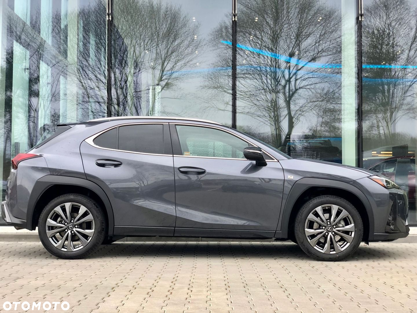 Lexus UX - 4