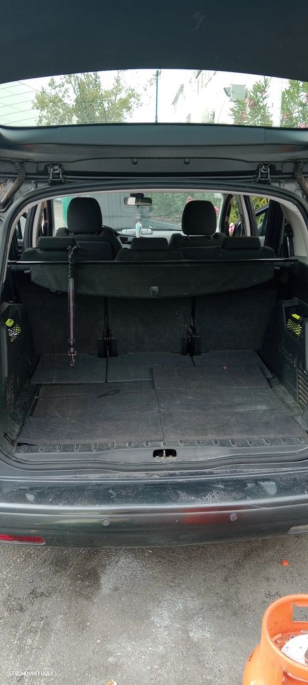 Peugeot 5008 - 22