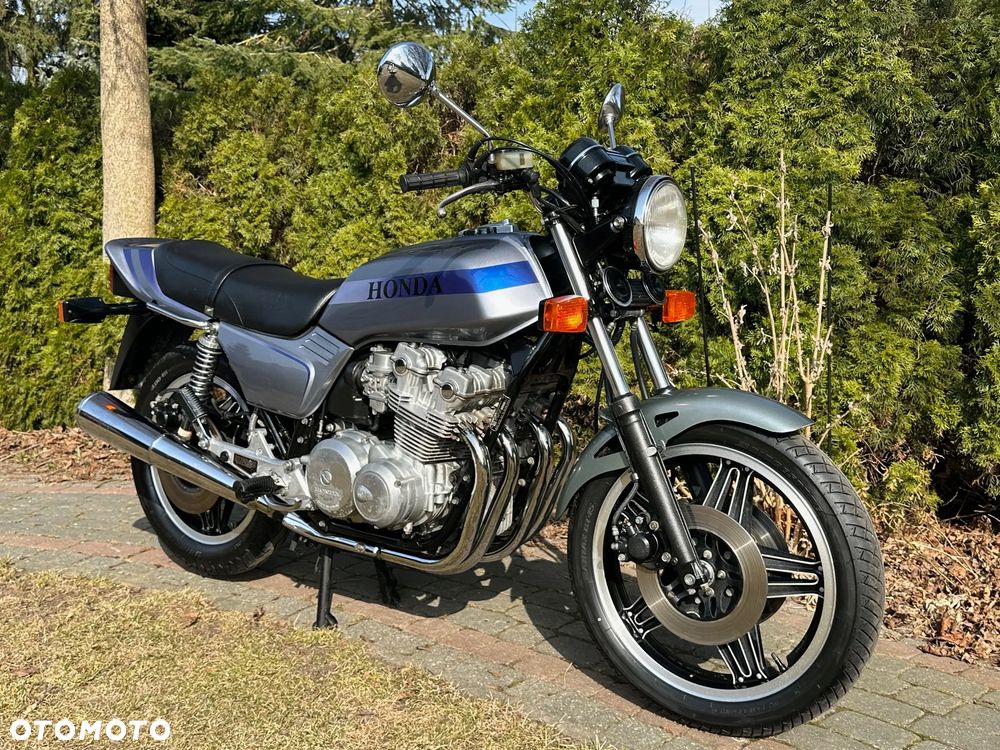 Honda CB - 2
