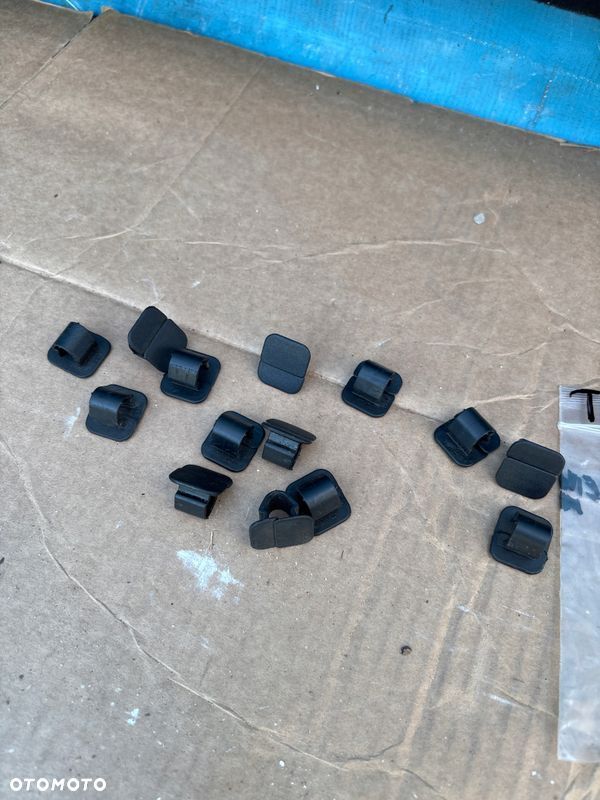 VW T5 TRANSPORTER LIFT 03- WYGŁUSZENIE WYCISZENIE MASKI ZE Spinkami - 5