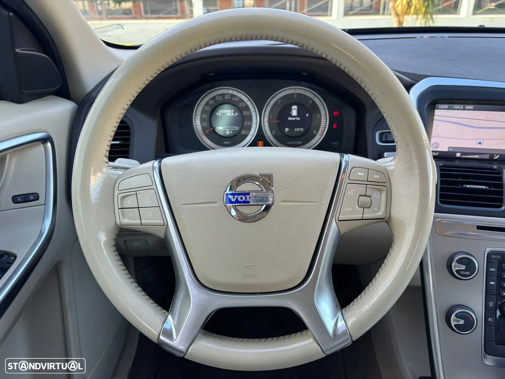 Volvo XC 60 2.0 D3 R-Design Geartronic - 24