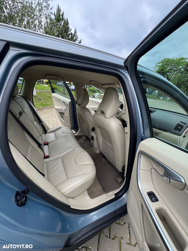 Volvo XC 60 D5 AWD Aut. Summum - 11