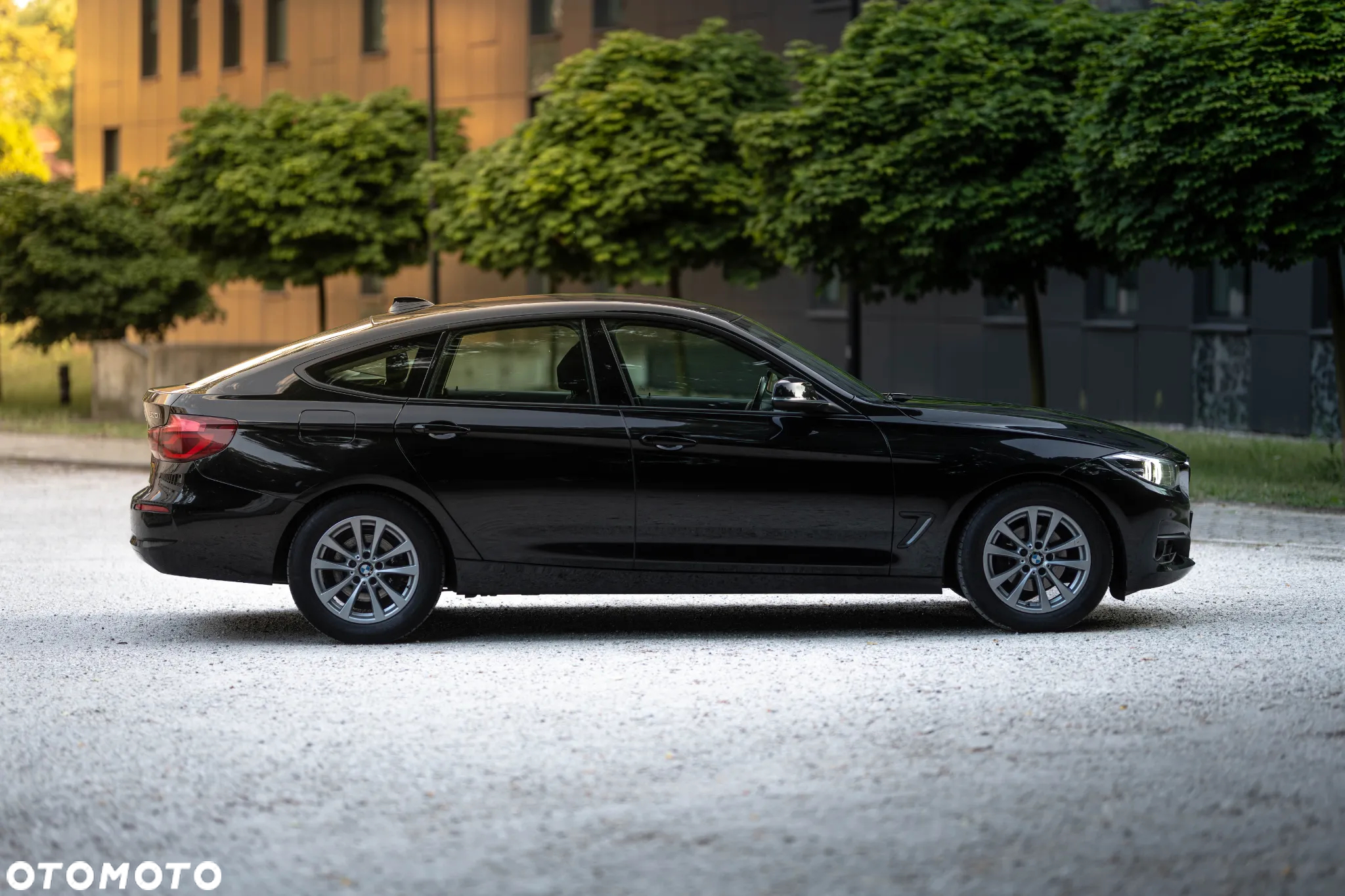 BMW 3GT 320i GPF xDrive Advantage - 4