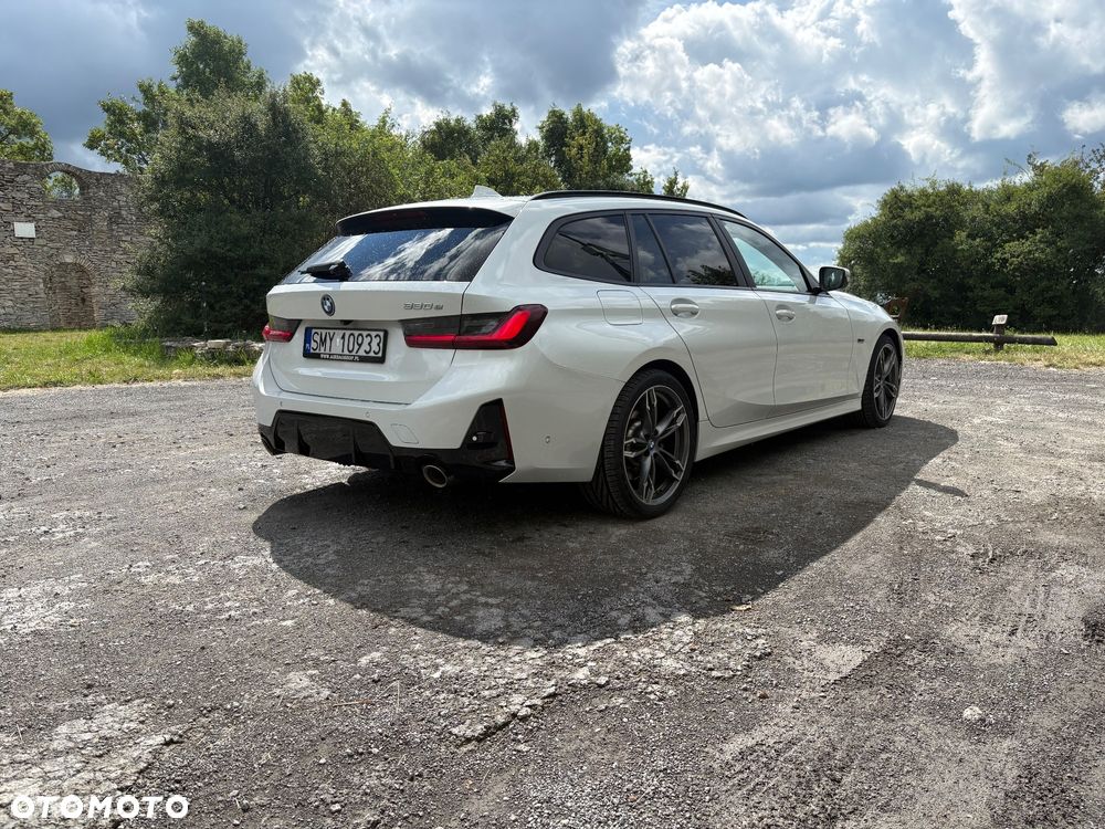 BMW Seria 3 330e M Sport - 4
