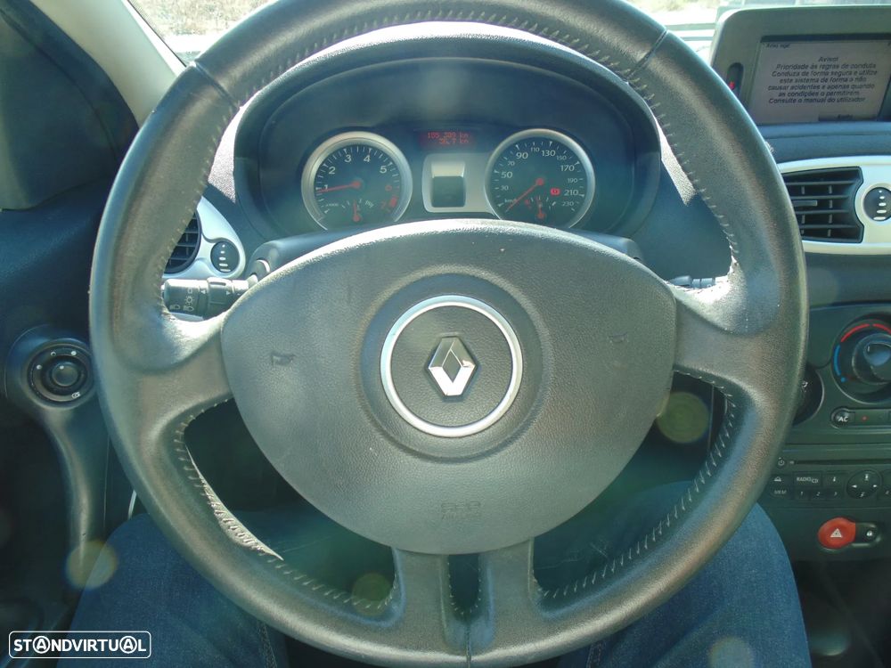 Renault Clio Break 1.2 16V Dynamique S - 23