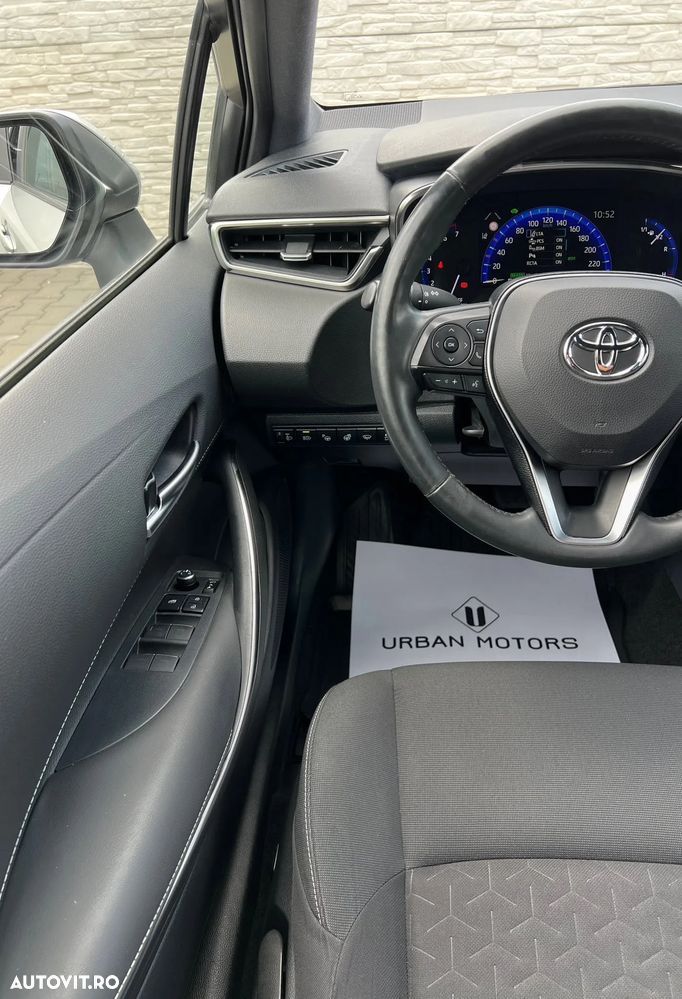 Toyota Corolla 1.8 Business Edition - 14