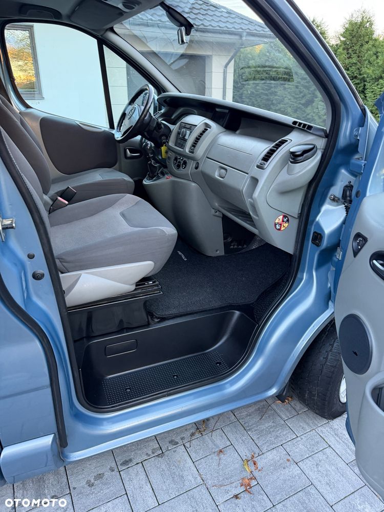 Opel Vivaro - 24