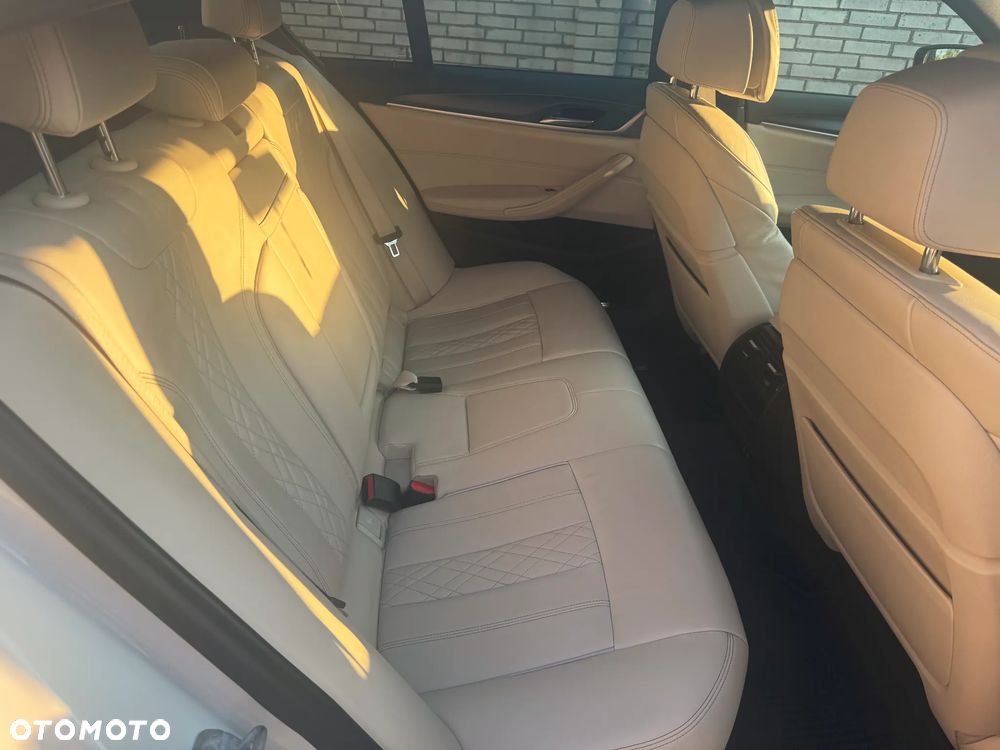 BMW Seria 5 520d xDrive M Sport sport - 15