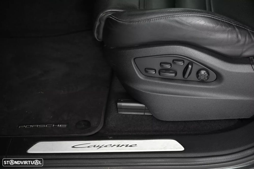 Porsche Cayenne - 36