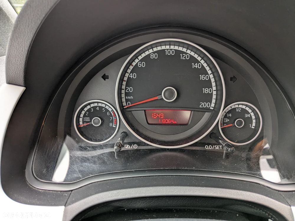 Volkswagen up! 1.0 move - 15