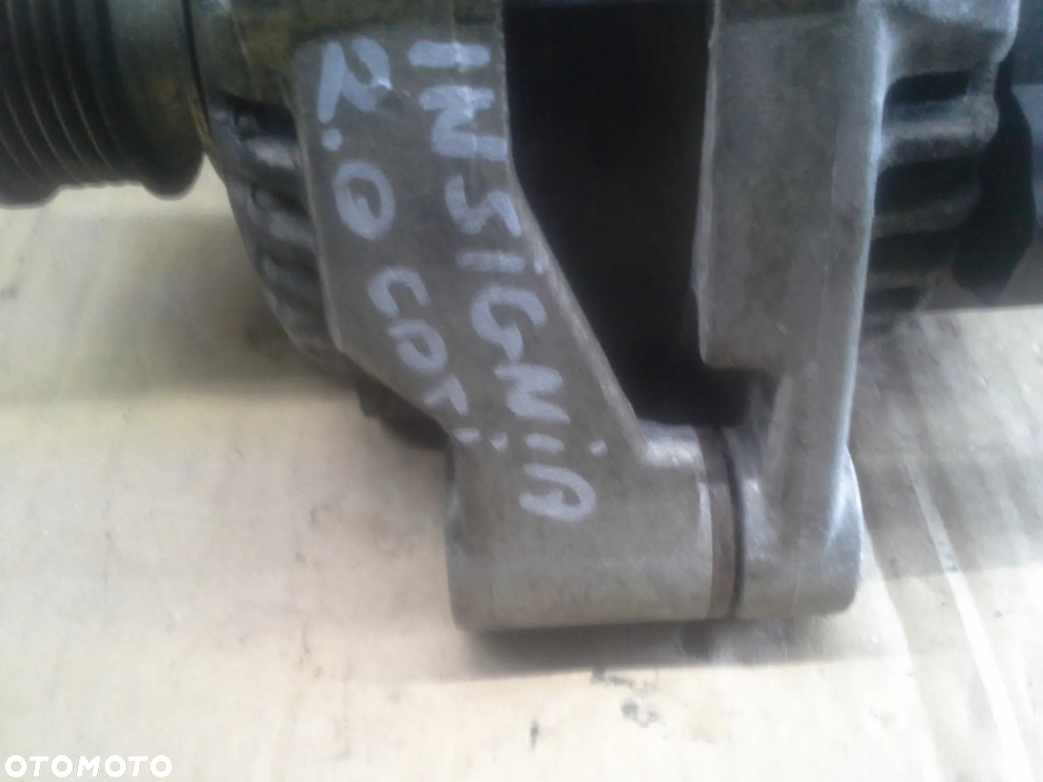 Opel Insignia 2.0 CDTi alternator 100A 13502583 - 2