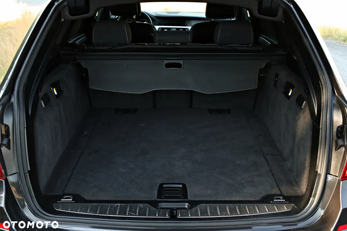 BMW Seria 5 520d Touring Luxury Line - 25