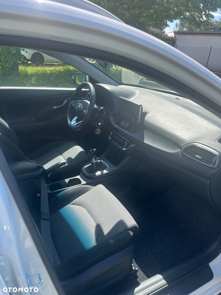 Hyundai i30 1.6 D Comfort - 11