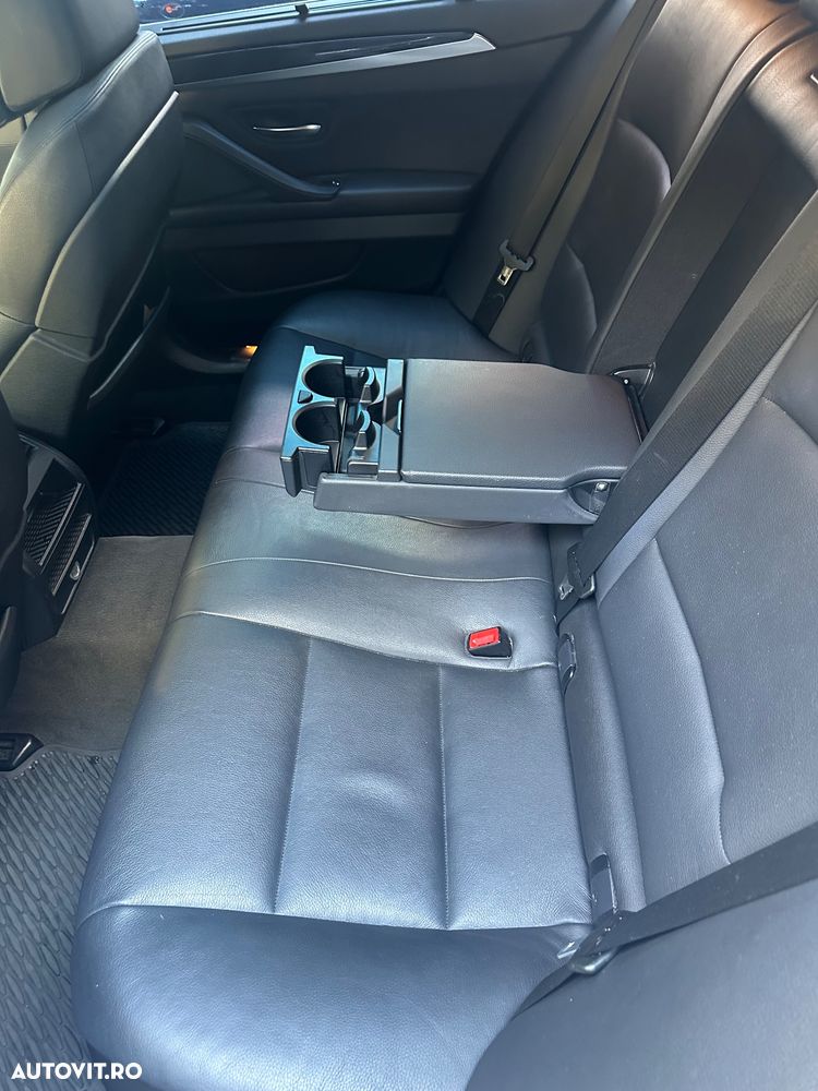 BMW Seria 5 525d Aut. Luxury Line - 11