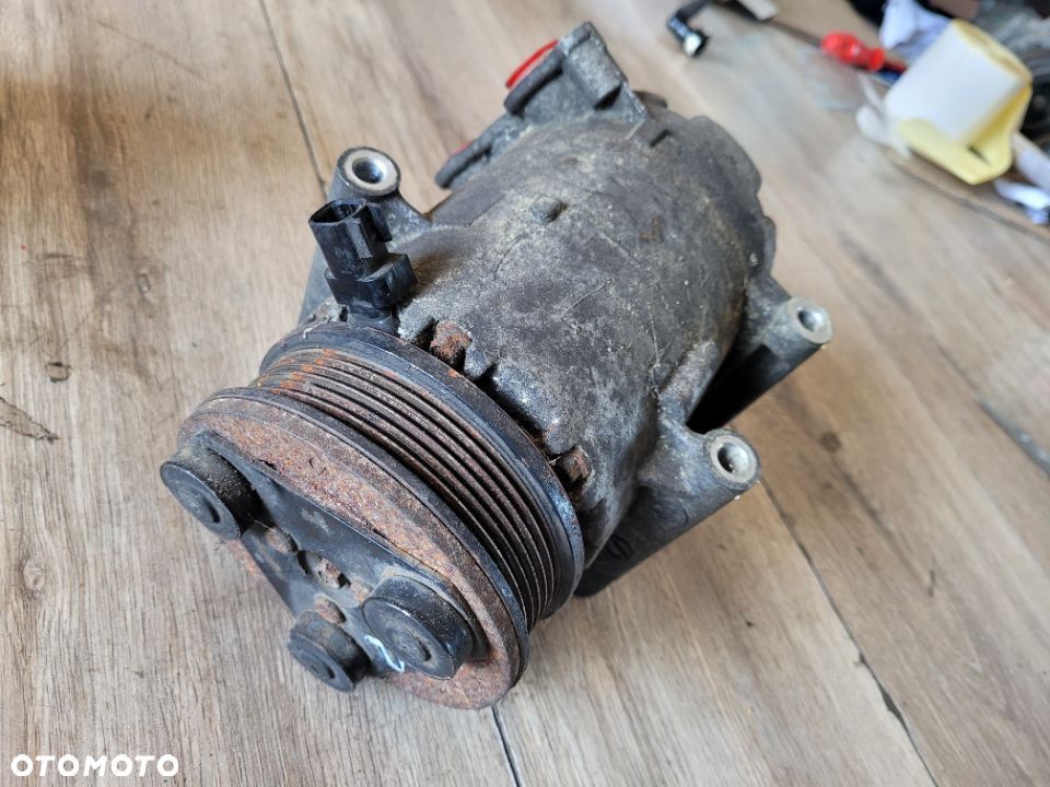 Sprężarka pompa kompresor klimatyzacji Land Rover FREELANDER 2,2 TD4 2008r 6G91-19D629-FE - 4