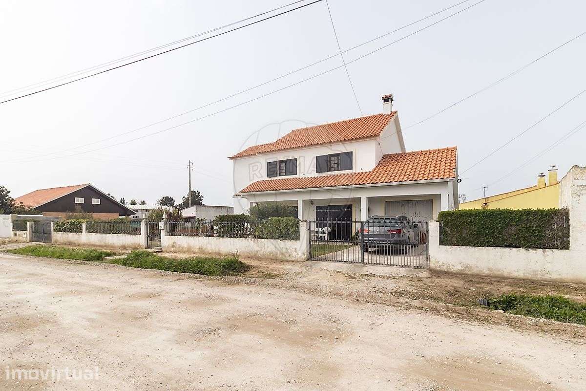 Moradia T5 + Moradia T2 | Terreno 3.717 m² | Azeitão - Grande imagem: 2/48