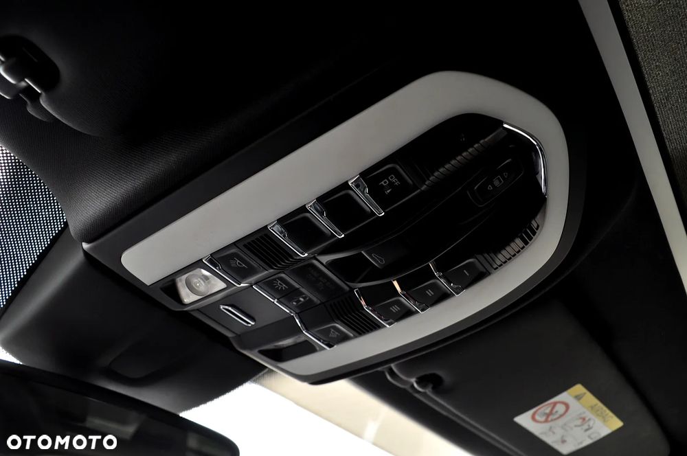 Porsche Cayenne - 32
