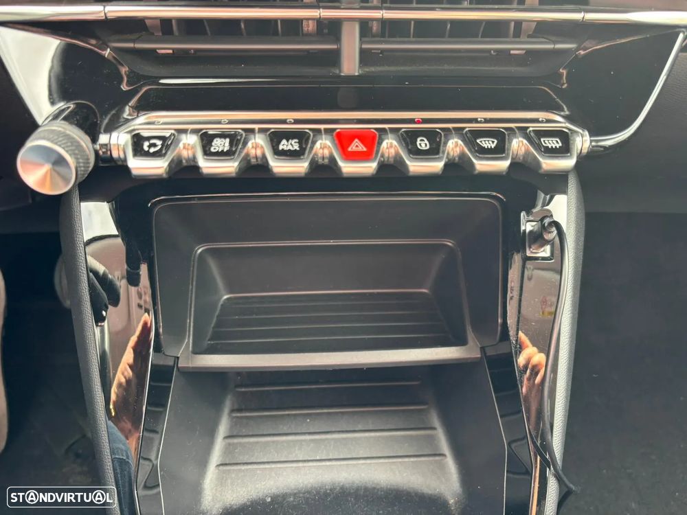 Peugeot 2008 1.5 BlueHDi Allure - 56