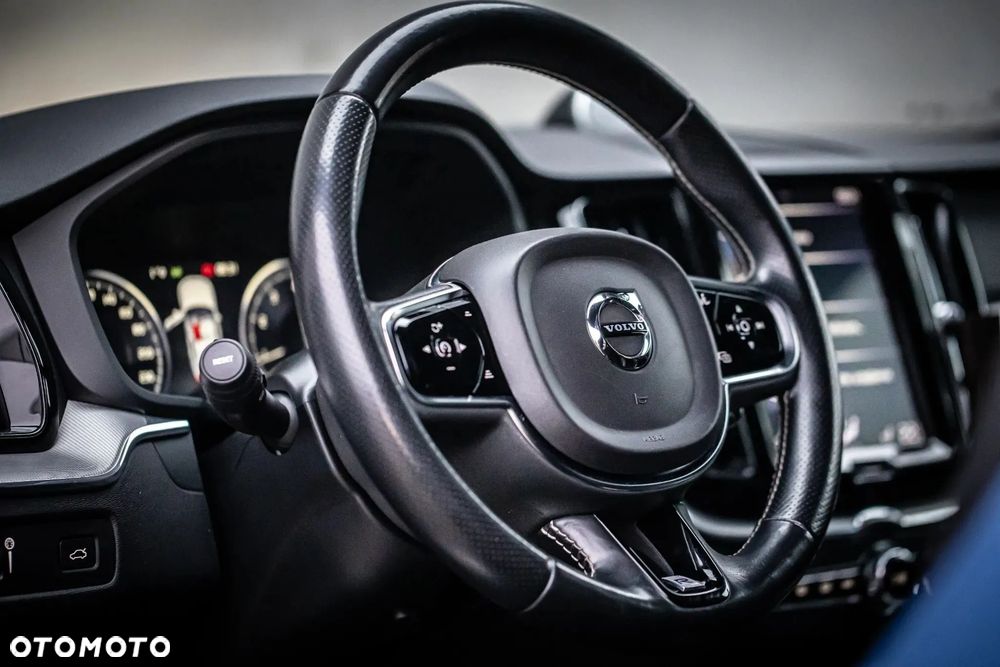 Volvo XC 60 T6 AWD R-Design - 8