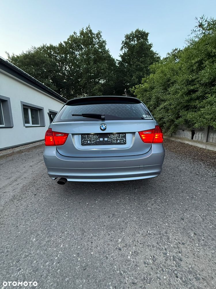 BMW Seria 3 318i Edition Exclusive - 16