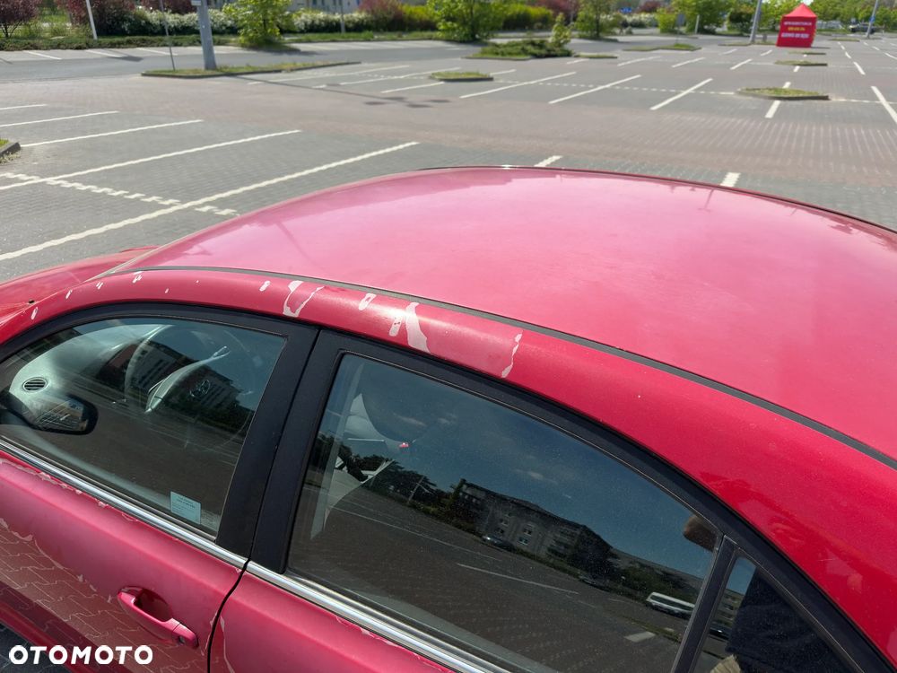 Toyota Avensis - 16