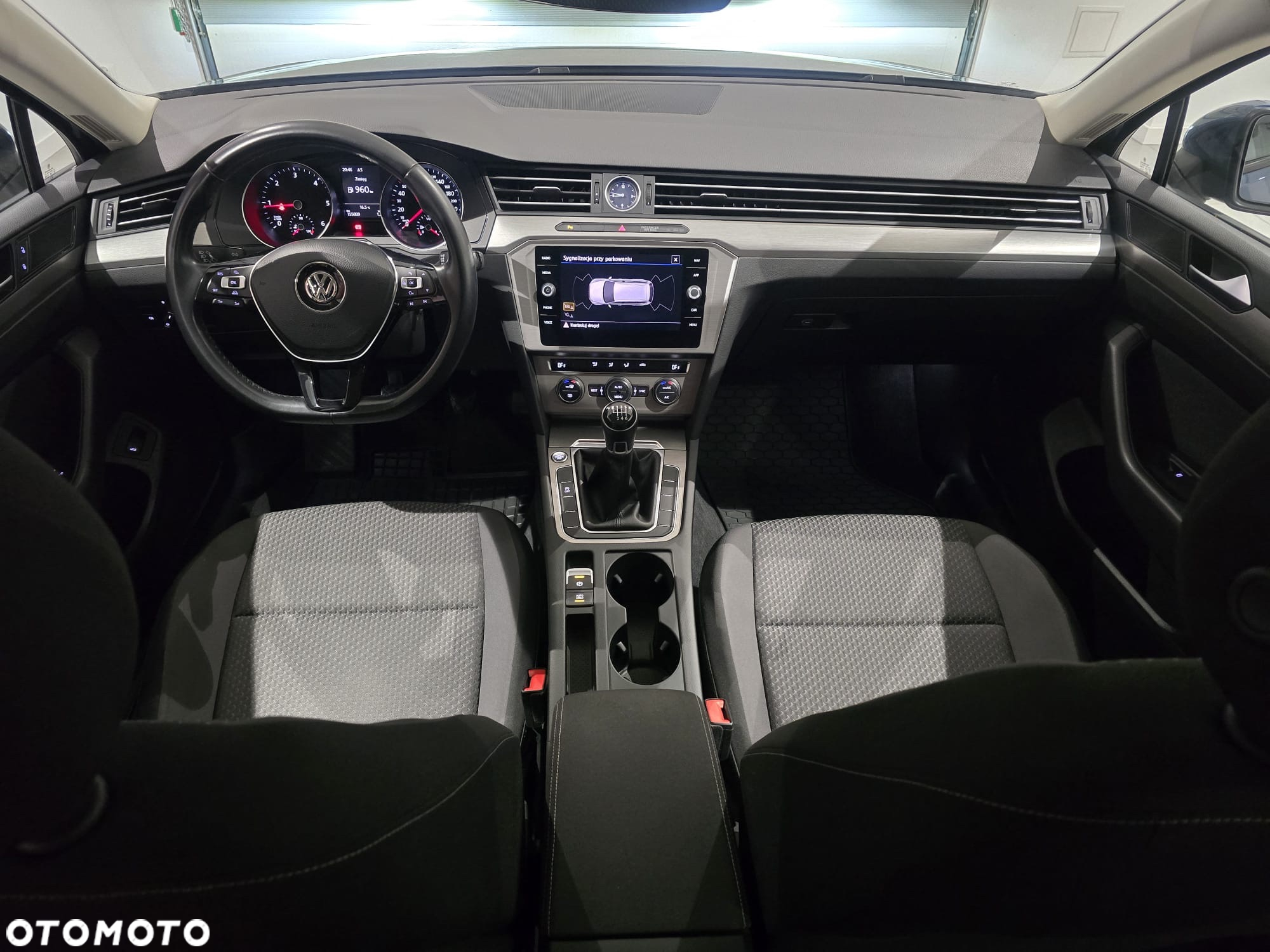Volkswagen Passat 2.0 TDI BMT Trendline - 14
