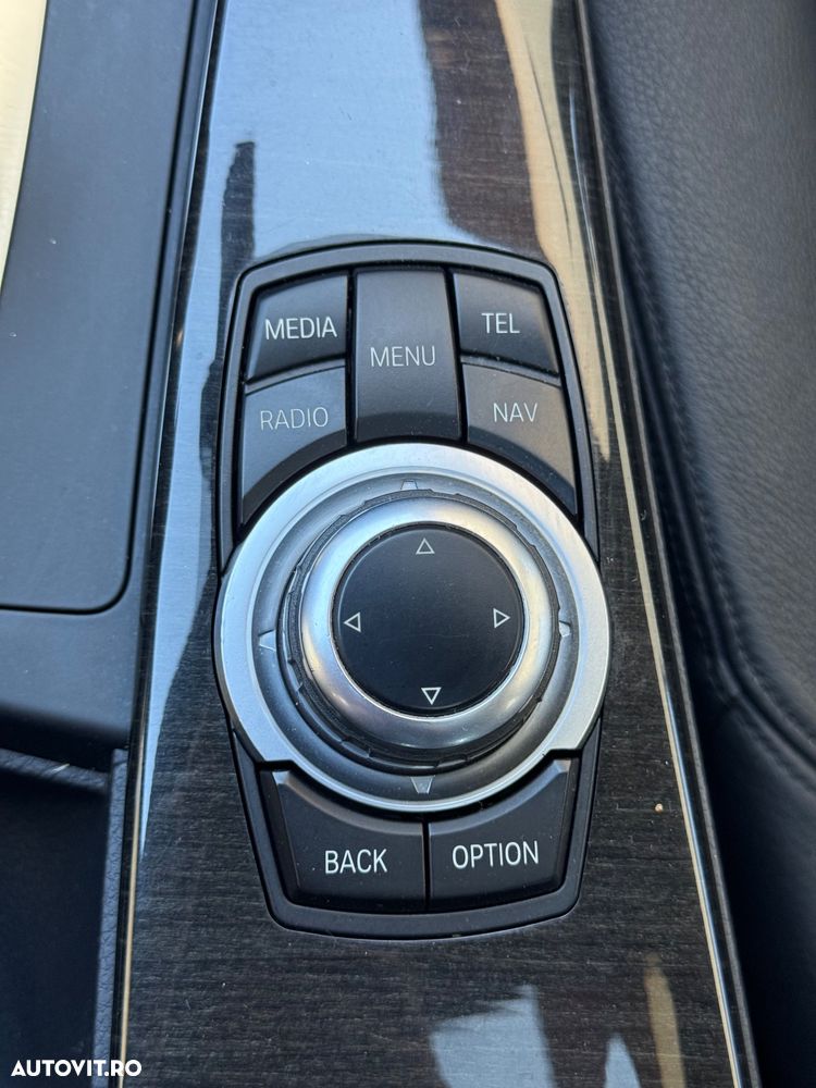 BMW Seria 3 318d Aut. Luxury Line - 14