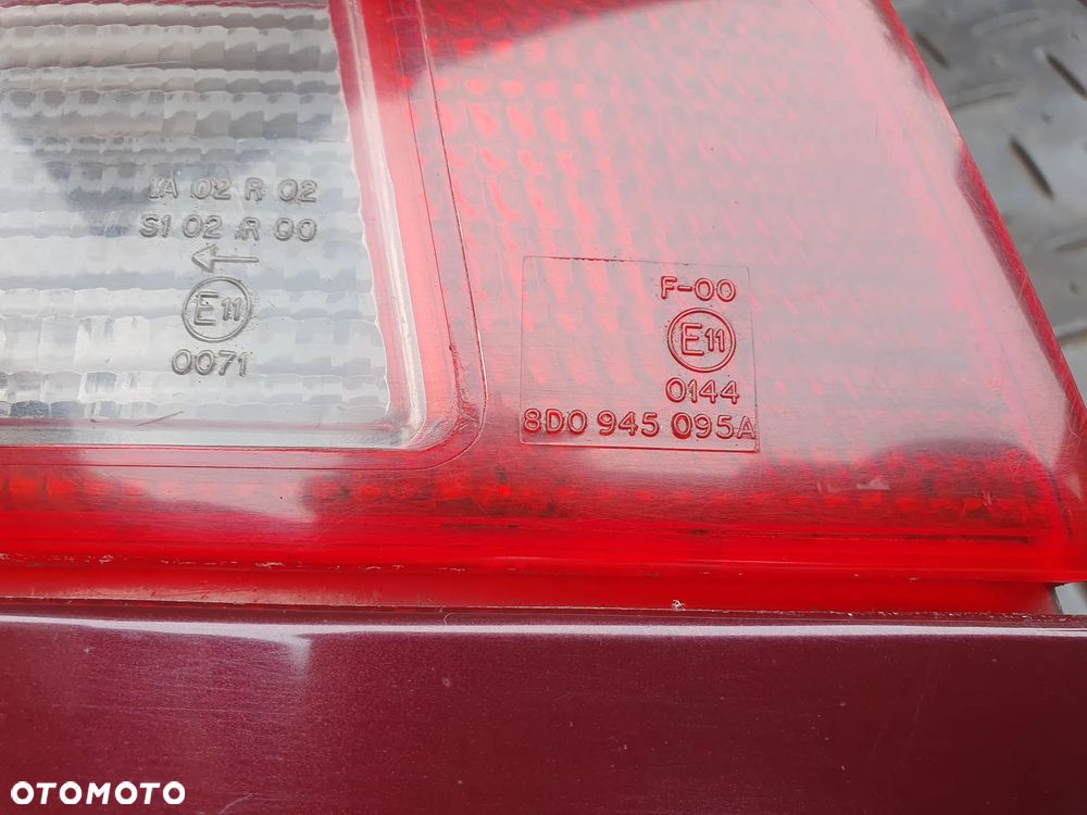 Audi A4 B5 sedan lampa LEWY tył wkład blenda oryginał Europa 8D0945095A - 3