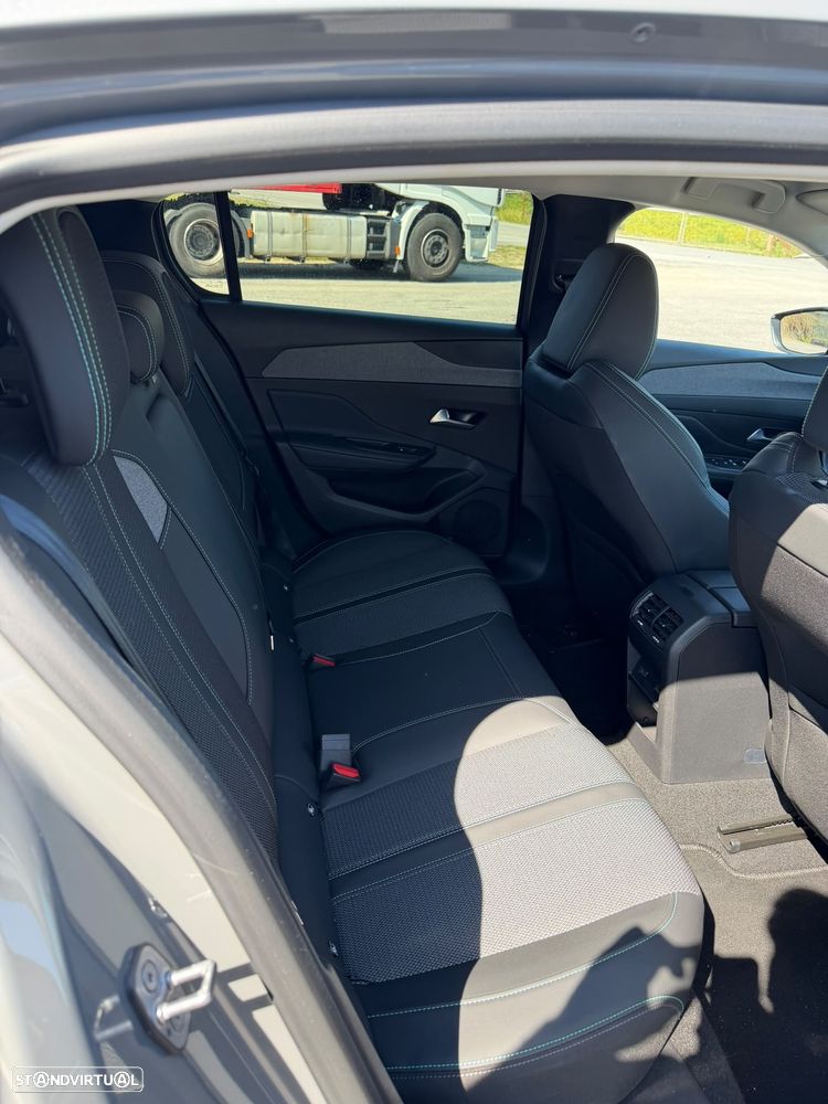 Peugeot 308 2024 photo 3