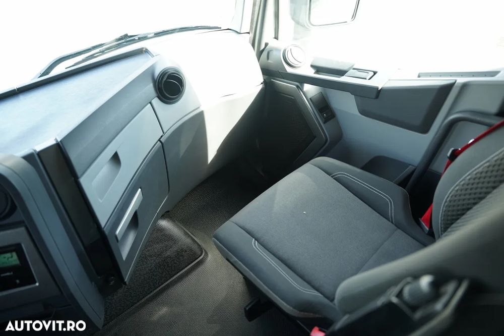 Renault T 440 / 6x2 / PRELATĂ CULISANTĂ (CURTAINSIDER) - 9,5 M / CAMION RIGID / PLATFORMĂ HIDRAULICĂ DHOLLANDIA - 2.000 KG / AXĂ RIDICABILĂ / PODEA REZISTENTĂ (HEAVY-DUTY) / EURO 6 - 32