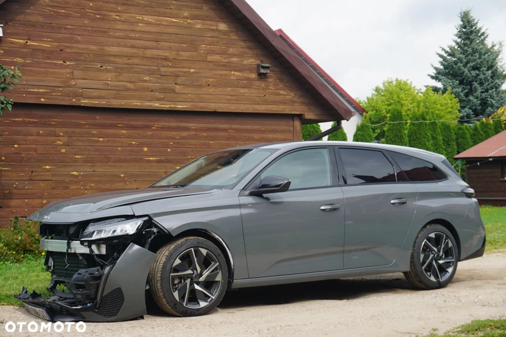 Peugeot 308 1.2 mHEV Allure S&S e-DCS6 - 18