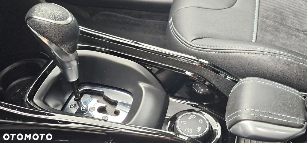 Peugeot 2008 ver-puretech-110-gpf-stop-start-eat6-crossway - 5