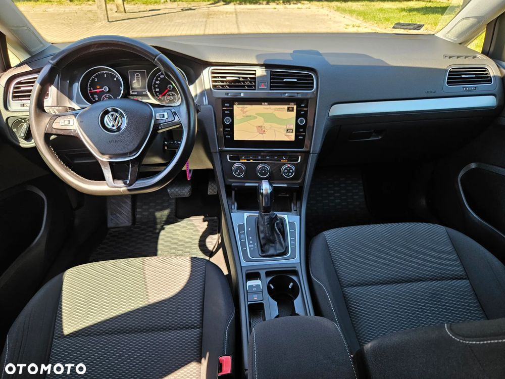 Volkswagen Golf - 20
