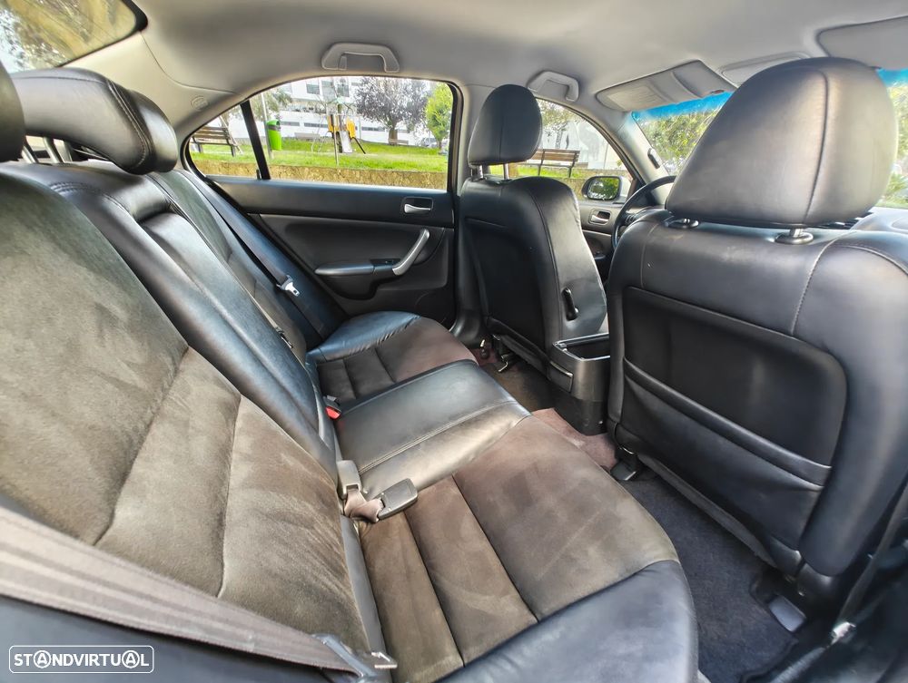Honda Accord 2.0 Sport W.Navi Auto - 16