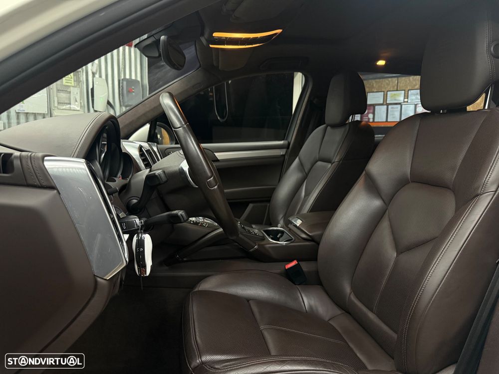 Porsche Cayenne S - 15