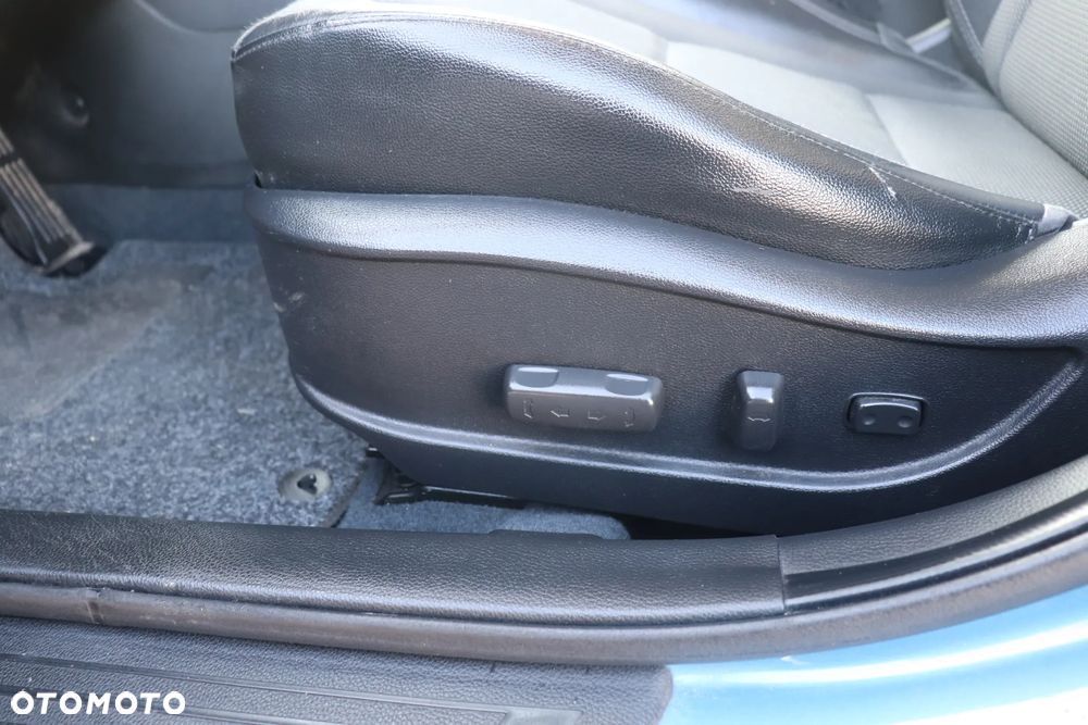 Hyundai i30 blue Kombi 1.6 CRDi Trend - 26