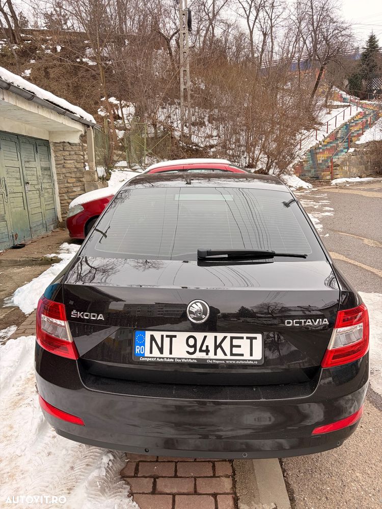 Skoda Octavia 2.0 TDI ELEGANCE DSG - 2