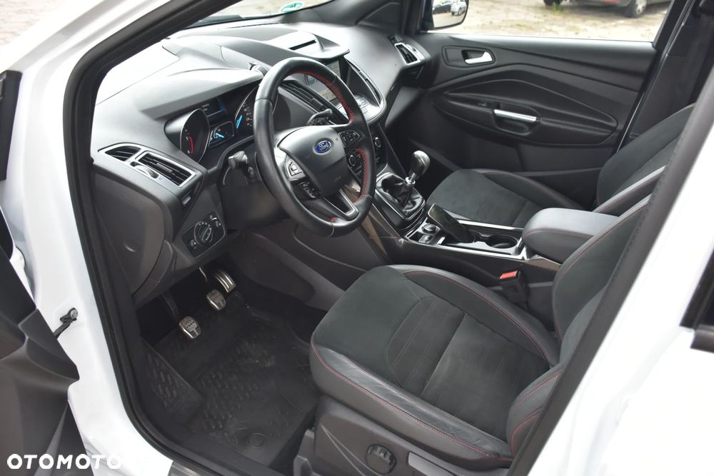 Ford Kuga - 13