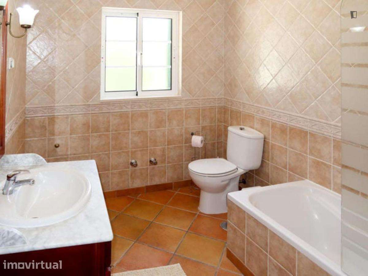 Quarto - localizado em Faro - Grande imagem: 5/14