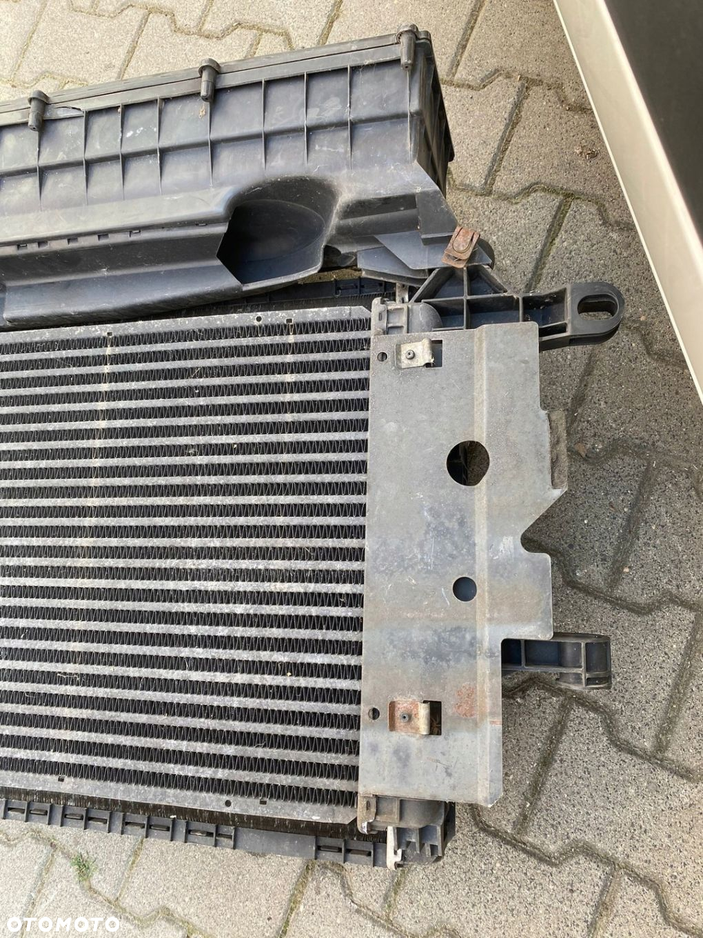 MERCEDES VARIO CHŁODNICA KOMPLET CHŁODNIC A6685000300 - 4