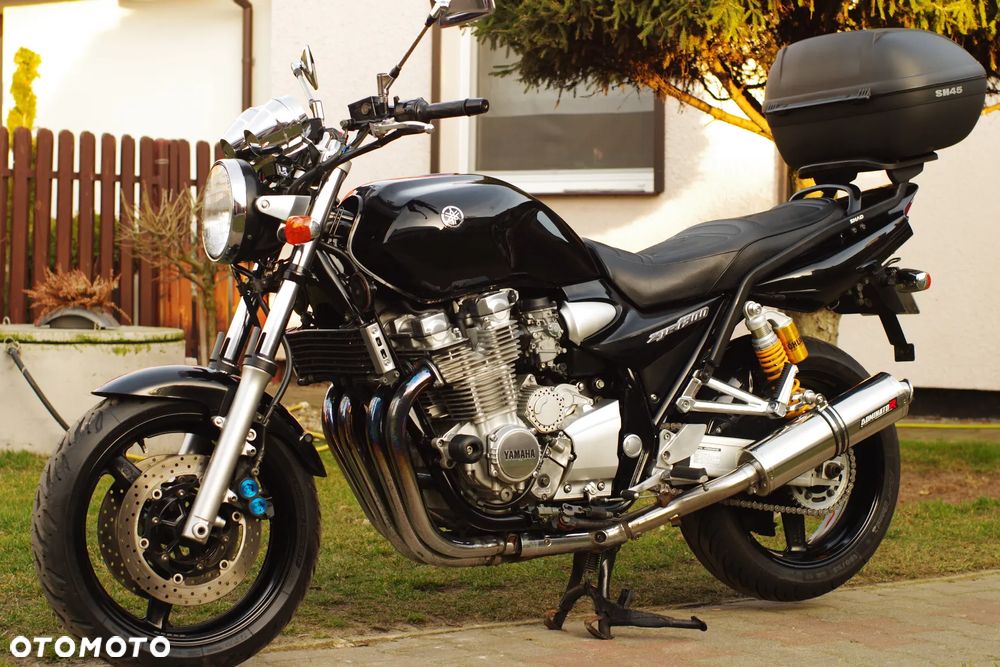 Yamaha XJR - 21