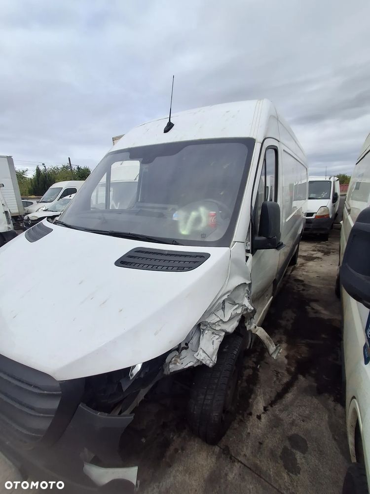 Mercedes-Benz Sprinter - 16