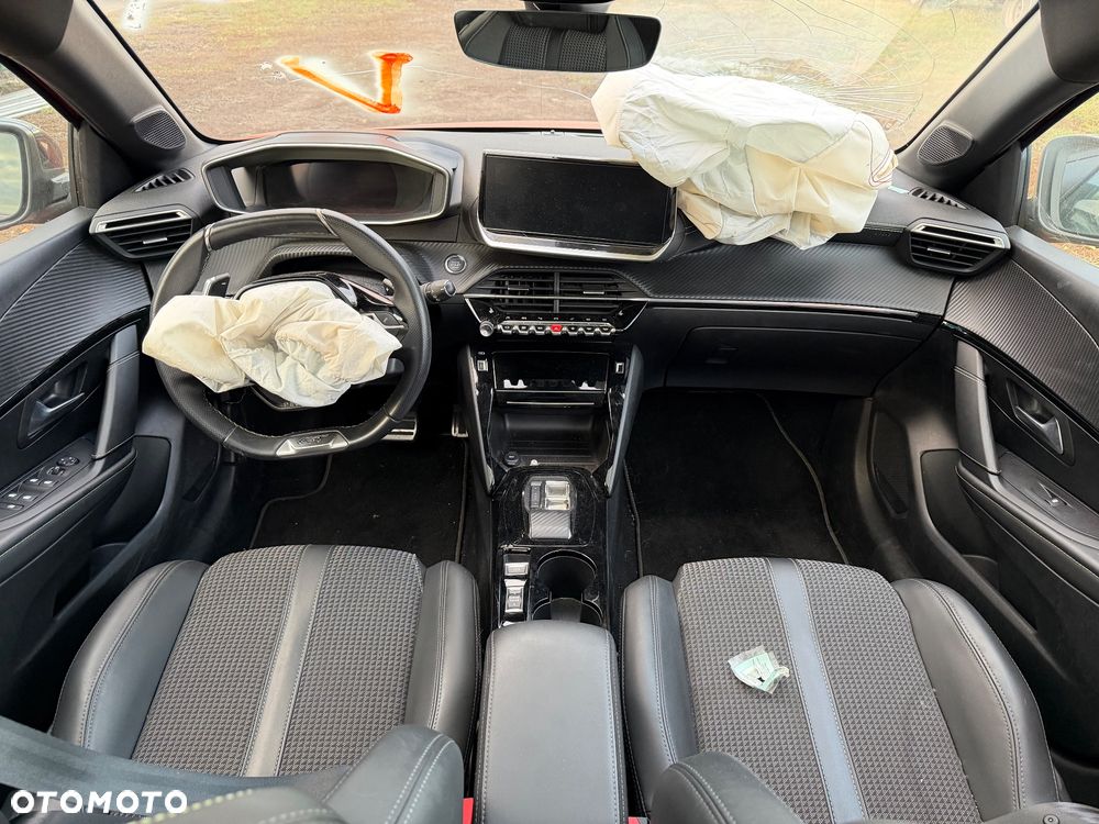 Peugeot 208 - 14