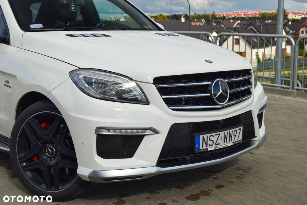Mercedes-Benz ML 63 AMG 4Matic AMG SPEEDSHIFT 7G-TRONIC AMG Performance Package - 2