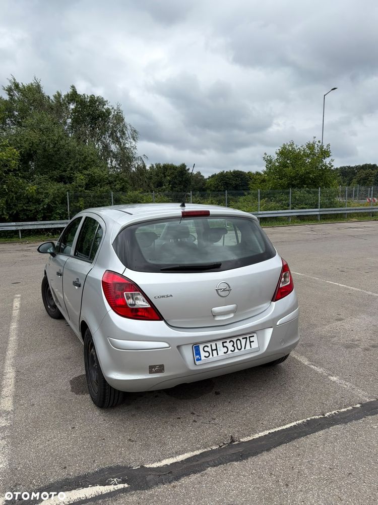 Opel Corsa 1.2 16V Essentia - 12