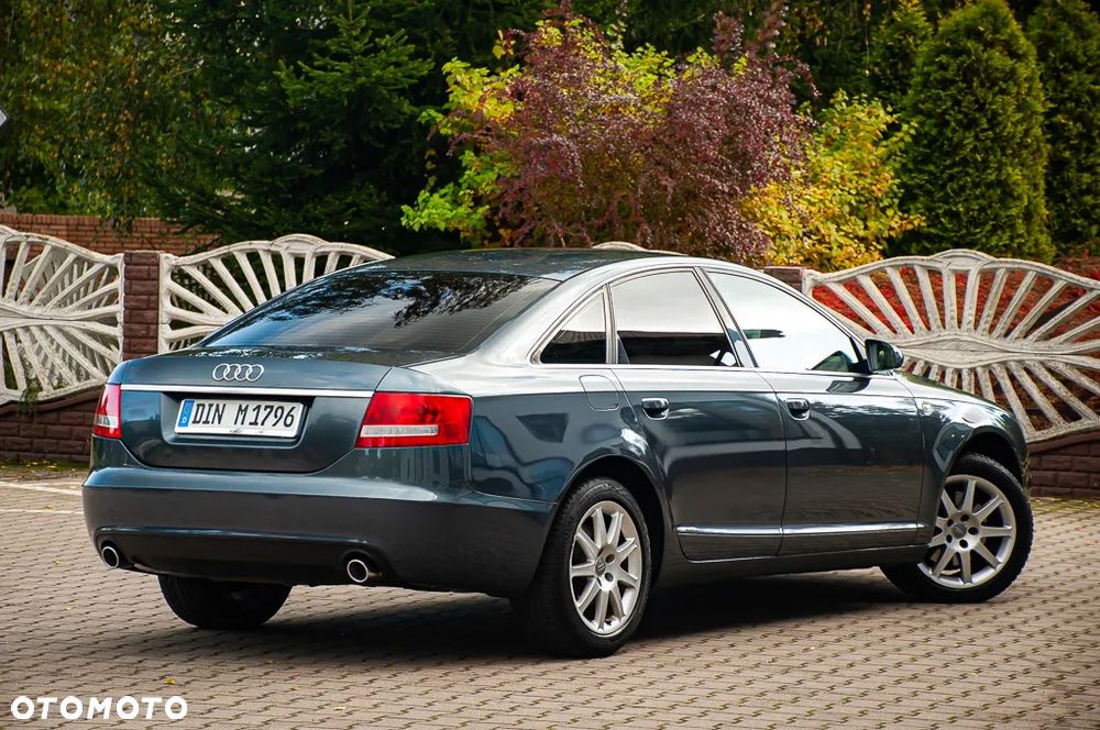 Audi A6 Limousine 2.4 - 18