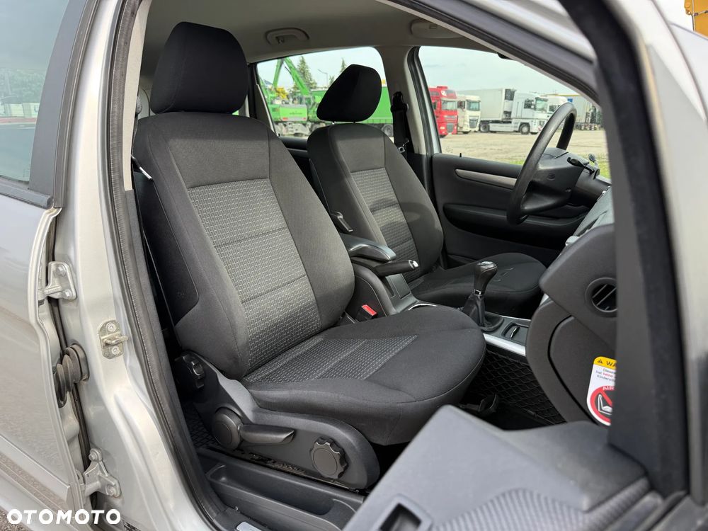 Mercedes-Benz Klasa B 180 CDI Special Edition - 22