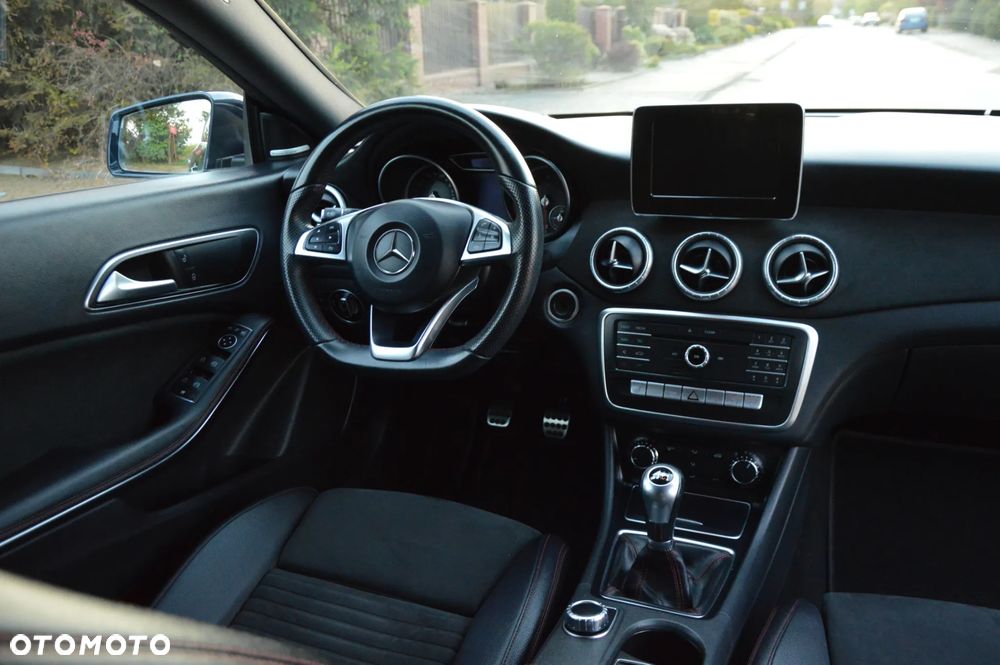 Mercedes-Benz CLA 180 d AMG Line - 24